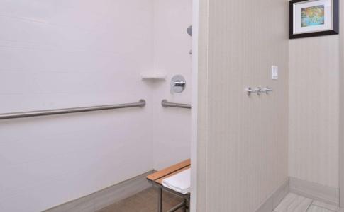 Hampton Inn & Suites Bend - 12