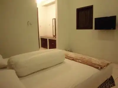 Griya Putri Dewi Guesthouse - 2