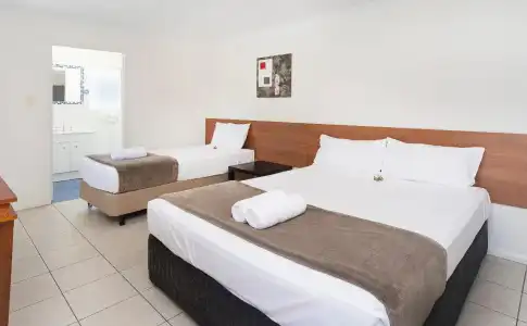 Sunshine Beach Resort - 5