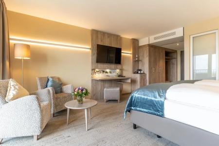 Ambassador & Spa - 33