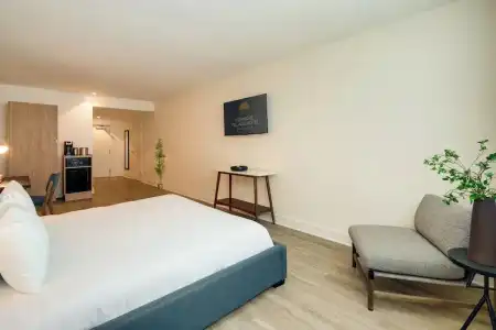 Kenmore Village, South Beach - 75