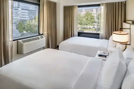 DoubleTree by Hilton & Suites Jersey City - 6