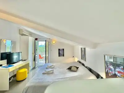 Sun Rose Apartments - 4