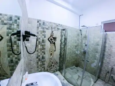 Romance Hills - 225