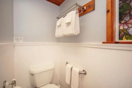 Aloha Junction Bed and Breakfast -Minutes Away from Hawaii Volcanoes National Park - 84