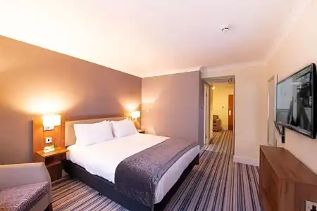 Holiday Inn Cardiff - North M4 - 33