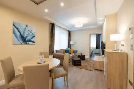 Silver Crown & Residence - 28