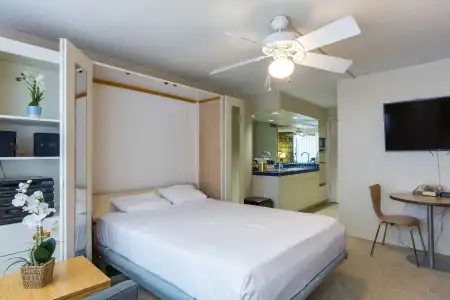 Kuhio Banyan Club - 2