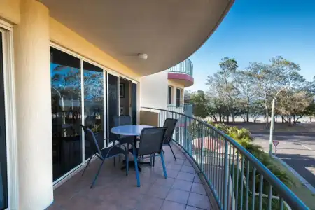 Alexander Beachfront Apartments - 51
