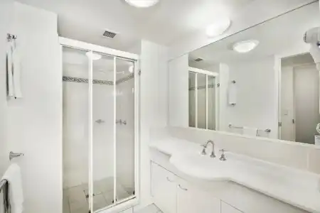 Bella Mare Beachside Apartments - 105