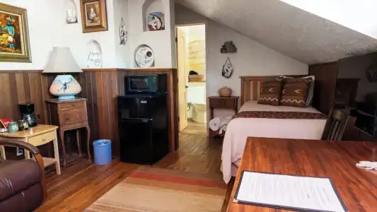Red Horse Bed and Breakfast - 54