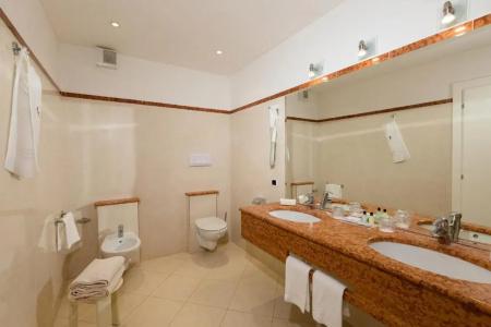 Continental Wellness & Spa - 114
