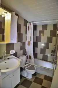 Reina Apartments - 6