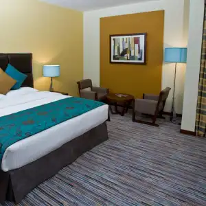 Phoenix Plaza Apartments - 32