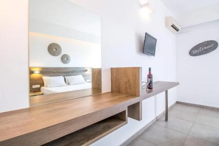Hillside Studios & Apartments - 31