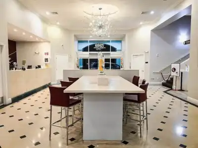 The Point & Suites Orlando - 16