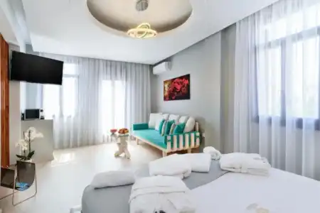Diamond Luxury Suites - 56