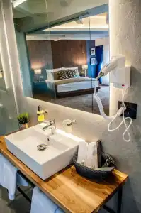 Nomad Luxury Suites - 9