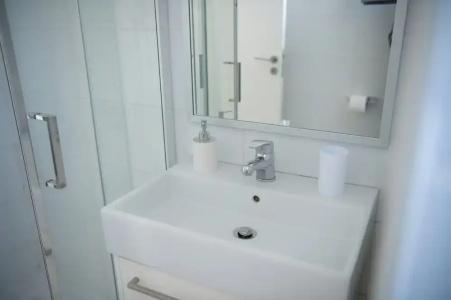 Themis Apartments - 200