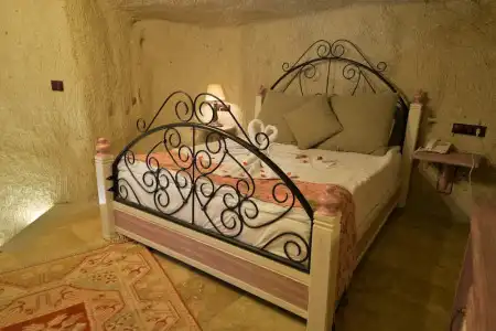 Caftan Cave Suites - 41