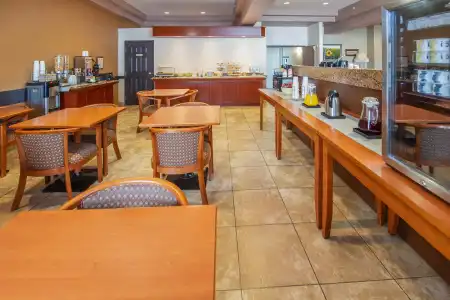 Quality Inn And Suites Lethbridge - 25