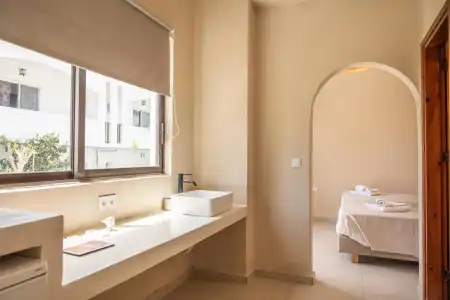 Atma Beach Rooms & Suites - 6