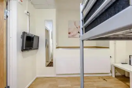 City Hostel - 52
