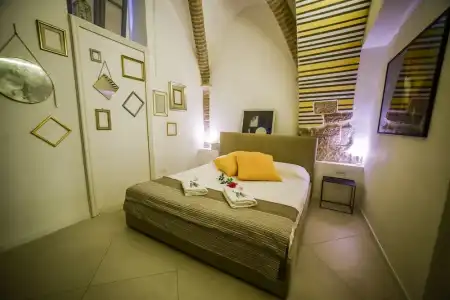 Little Italy Boutique Hostel - 54