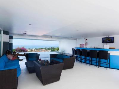 Sunset Plaza Holiday Apartment - 22