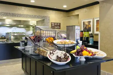 Hilton Garden Inn Toronto/Brampton - 11