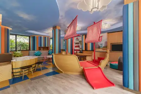 Four Points by Sheraton Phuket Patong Beach Resort - 20