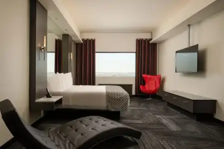 The Davenport Grand, Autograph Collection - 64