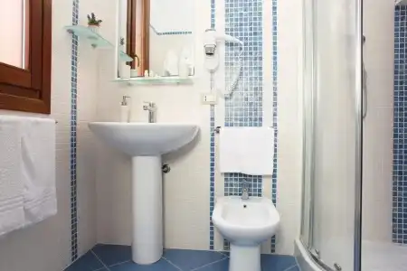Coralia Bed and Breakfast - 8