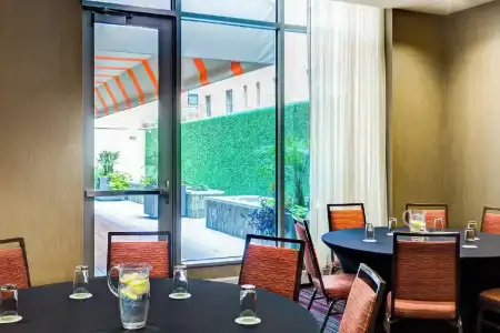 Courtyard by Marriott Washington, DC/Foggy Bottom - 7