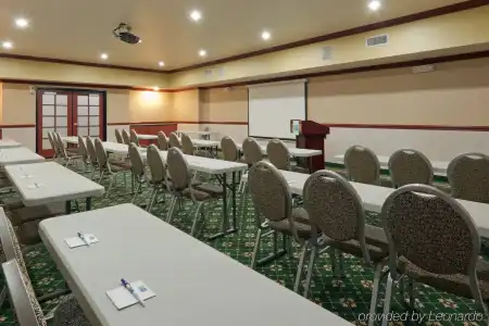 Holiday Inn Express and Suites Bakersfield Central by IHG - 13