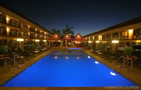 Tropicana Inn and Suites - 10