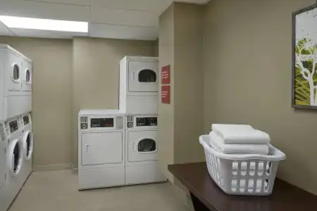 TownePlace Suites by Marriott Windsor - 19