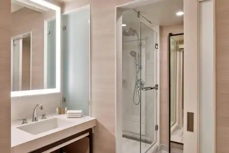 Renaissance Dallas - 7