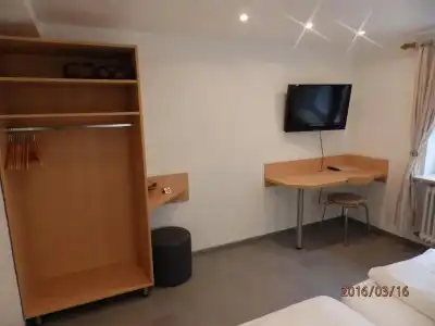 H41 Inn Hostel - 28