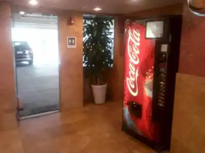 Hometel Suites - 10