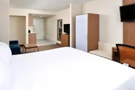 Holiday Inn Express & Suites Naples North - Bonita Springs by IHG - 57