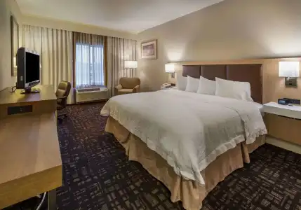Hampton Inn & Suites Reno - 3