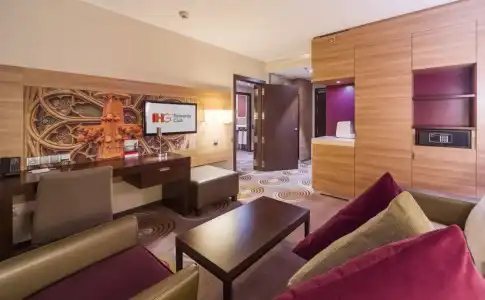 Holiday Inn Kyiv by IHG - 5