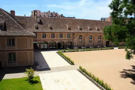 Hôtel Les Haras - 52