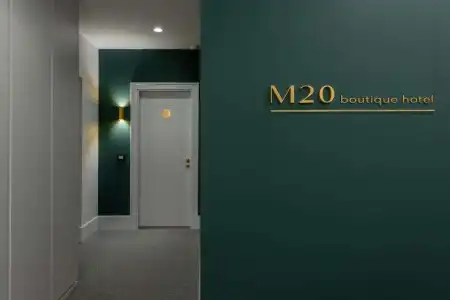 M20 Boutique - 20