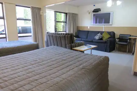 Beetham Park Motel - 36