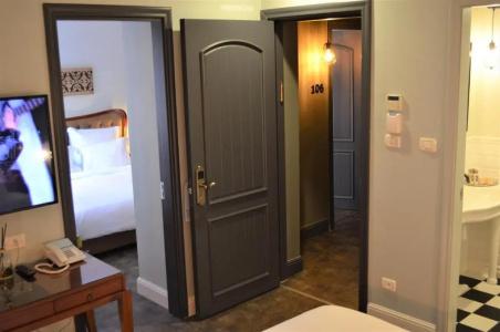 Carmella Boutique - Spa & Shelter Access - 24