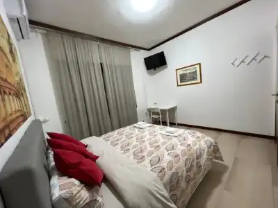 Bella Roma Guest House - 11