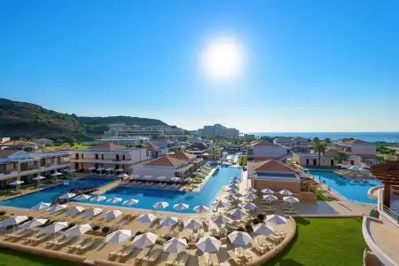 La Marquise Luxury Resort Complex - 31