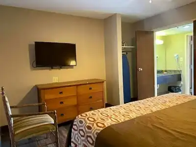 Mountain Vista Inn & Suites - 32